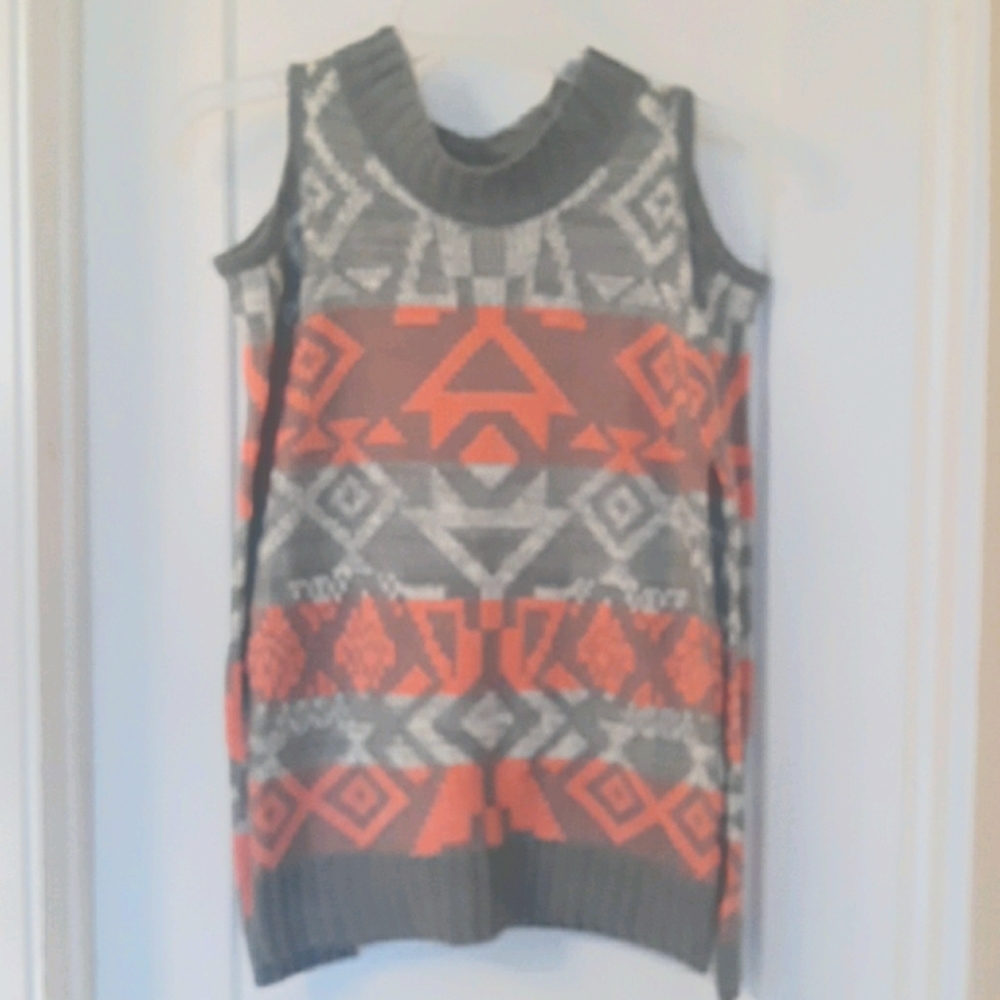 Cold shoulder tribal aztec print knit sweater medium